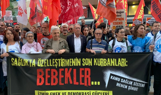 İzmir, ölen bebekler için tek ses oldu: “Gerçek, çöken bir sağlık sistemidir”