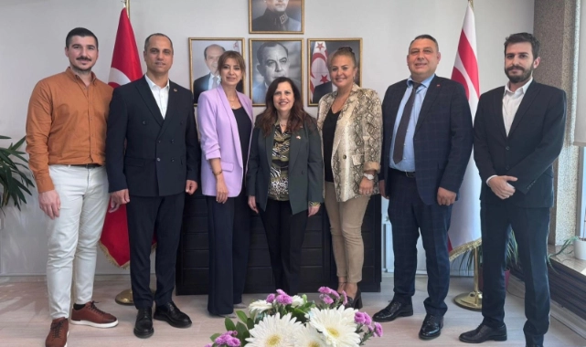Karabağlar Komisyon üyelerinden KKTC Başkonsolosunu ziyaret