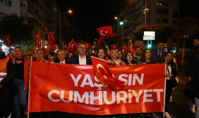 Karabağlarda coşkulu Cumhuriyet Korteji