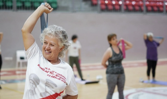 Karşıyakalılar her mevsim güne sporla başlıyor 