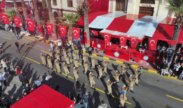 Manisa'da 101'inci yıl coşkusu!