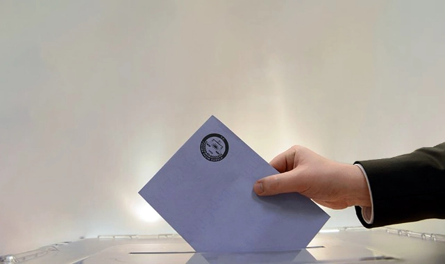 Son seçim anketinde “kararsızlar” liste başı! 