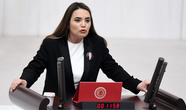 Bahçeli'ye bir eleştiri de Ayyüce Türkeş'ten geldi: Alparslan Türkeş'in resimlerini MHP Genel Merkezi'nden indirsinler