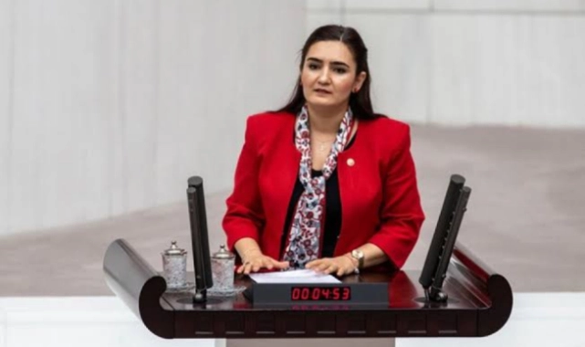 Bakan Kurum'a bir tepki de CHP'li Kılıç'tan geldi: Siyasi şovlarınıza İzmirlilerin karnı yok