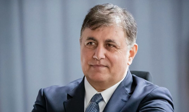 Başkan Tugay'dan 25 Kasım mesajı: "Yaşasın kadın mücadelesi, yaşasın kadınlar!”