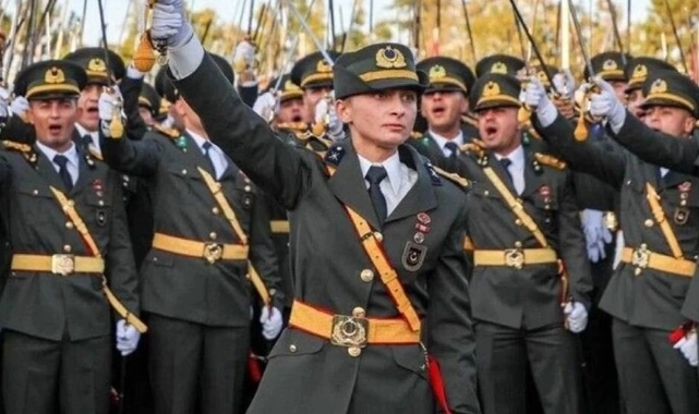 Başkan Tugay'dan teğmenlere destek 