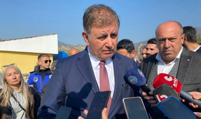 Başkan Tugay: “Meğerse pilotlar ücretini alamadığı için çalışmıyormuş!”