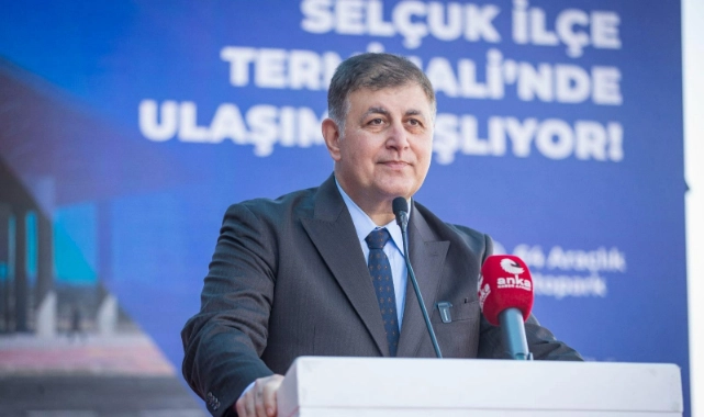 Başkan Tugay, Selçuk'ta konuştu: "İzmir büyüktür, kimse diz çöktüremez"