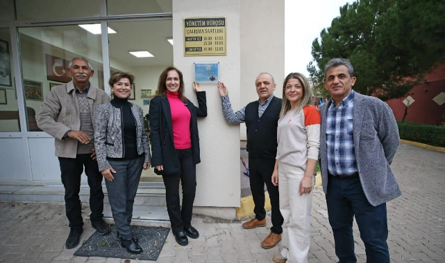 Başkan Ünsal’dan 9 öğrenci okutan siteye teşekkür plaketi