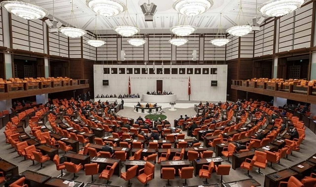 CHP'den Meclis'e kanun teklifi: "Öğrenciler devlet yurdunda dengeli beslenebilmeli" 