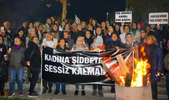 CHP İzmir İl Kadın Kolları'ndan 25 Kasım eylemi: "Kırık Saçlar Nöbette" 