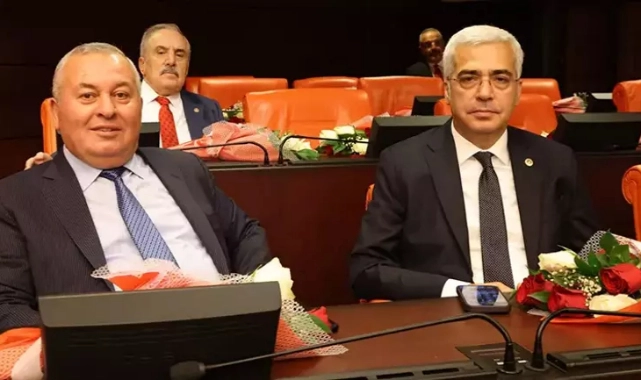 Demokrat Parti'de istifa depremi: Enginyurt ve Uzun, partiden ayrıldı! 