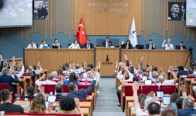 İZBB Meclisi'nde 'körfez' tartışması sürüyor: Herhalde İZSU'dan kesilen parayla yapılacak