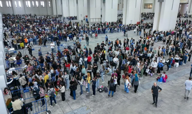 İZKİTAP hafta sonunda on binleri ağırladı