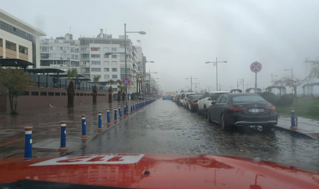 İzmir Büyükşehir Belediyesi 850 personel ve 640 araçla sahada