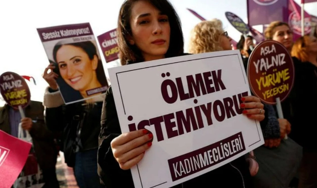 İzmir'de "koca" dehşeti... Eşini ve kızını bıçakla yaraladı!