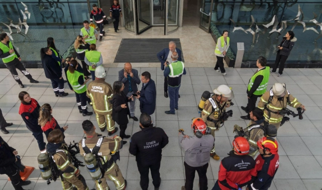 İzmir’in gökdelenler bölgesinde yangın tatbikatı