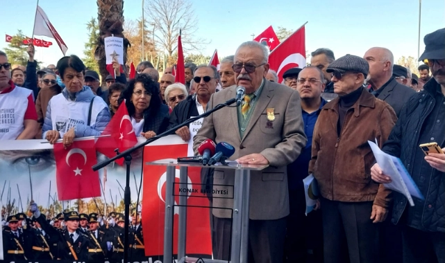 İzmirliler teğmenler için tek ses oldu: “Teğmenlerin kimin askeri olmasını bekliyorsunuz?”