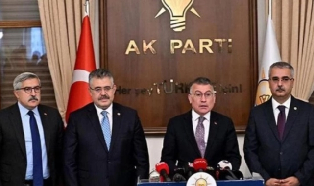 Kayyum savunan heyetteki AKP'li vekilin PKK yöneticisiyle olan fotoğrafı gündeme geldi!