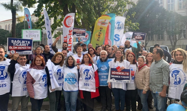 Aile hekimlerinden bakanlığa 'siyah çelenk': "Eziyet yönetmeliğini süpürüp atacağız"