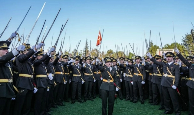 AK Parti'de teğmenler krizi