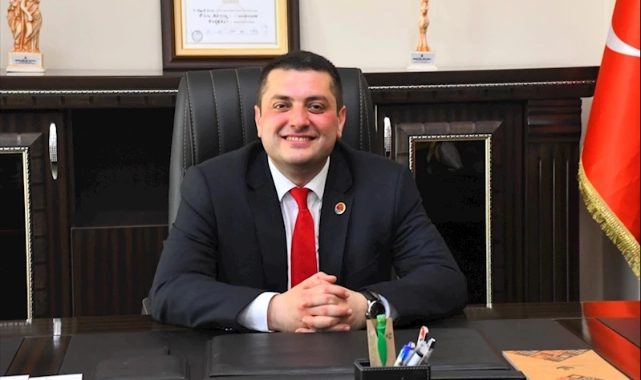 Başkan Demir'den Suriyelilere 'kutlama' göndermesi: Tek yön otobüs biletiniz için başvurabilirsiniz