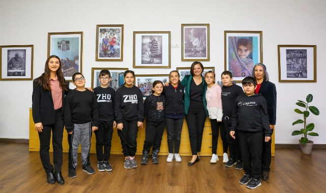 Başkan Kınay özel gereksinimli çocuklarla anlamlı günde buluştu