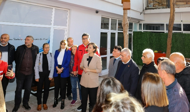 Karabağlar Belediyesi, “Sosyal Market” ile dayanışmayı büyütüyor