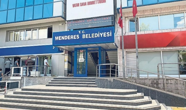 Makam odasında ruhsat tartışması: Menderes Belediye Başkan Yardımcısı Sönmez’e saldırı!