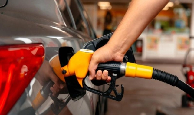 Akaryakıt fiyatlarındaki dalgalanma sürüyor: Benzin, LPG ve motorin fiyatları ne kadar oldu?