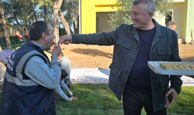 Başkan Günay'dan işçilere baklavalı teşekkür