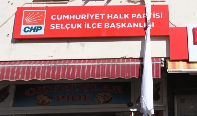 CHP Efes Selçuk İlçe Örgütünden Çarşaflı Sessiz Protesto