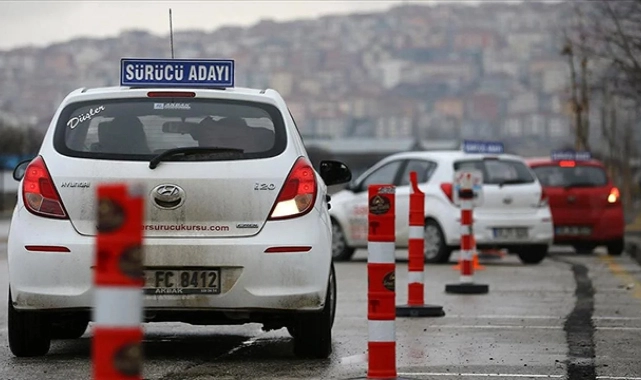 Ehliyet alacaklara kötü haber: Sınav ücretlerine zam!