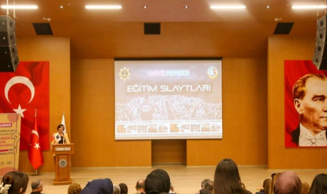 Karabağlar Belediyesi'nin bağımlılık seminerleri yoğun ilgi görüyor