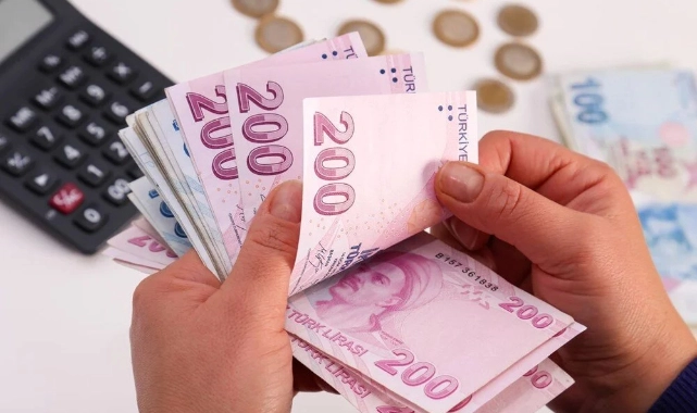 Memur ve memur emeklilerinin zam oranı belli oldu!