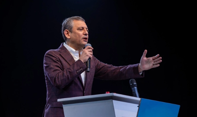 Özgür Özel'den erken seçim çağrısı: "O rüyadan uyansınlar"
