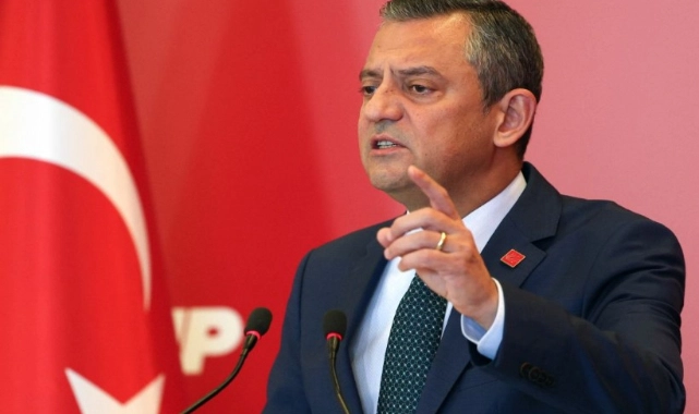 Özgür Özel İzmir'de belediye başkanlarıyla görüşecek