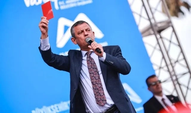 Özgür Özel kırmızı kartına Kemalpaşa'da devam etti