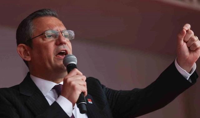 Özgür Özel: "Saat 15.00'de büyük bir sürpriz yapacağız!"