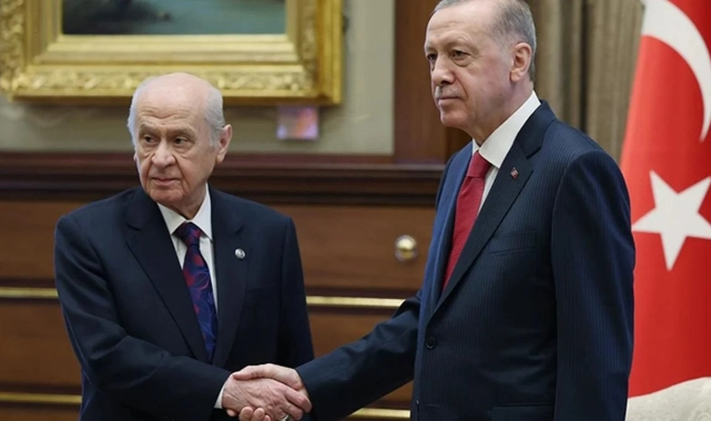 Bahçeli'den Erdoğan'a tebrik!