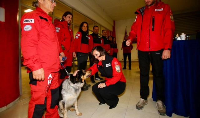 Başkan Kınay'dan depremin yıldönümünde AKUT'a anlamlı ziyaret