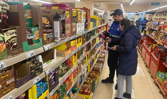 Efes Selçuk'ta zincir marketlere zabıta yönetimi