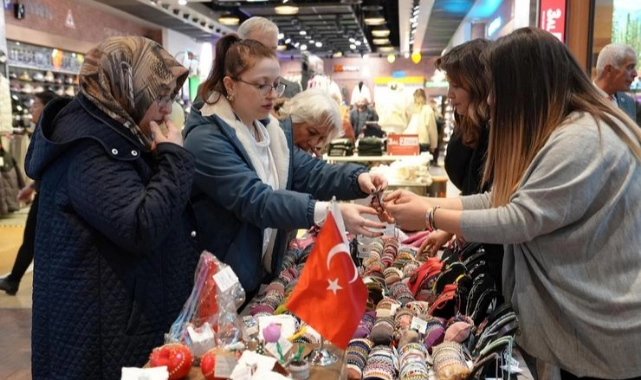Gaziemirli kadınların el emeği ürünleri Sevgililer Günü Sergisi’nde