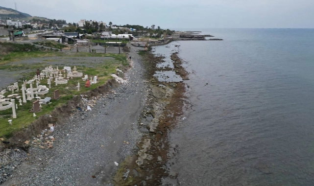 Hatay'da deniz çekildi: 20 metreye ulaştı
