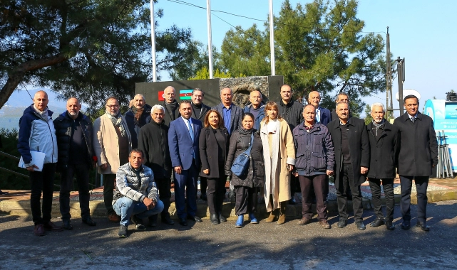 Hocalı Şehitleri Karabağlar'da anıtı başında anıldı