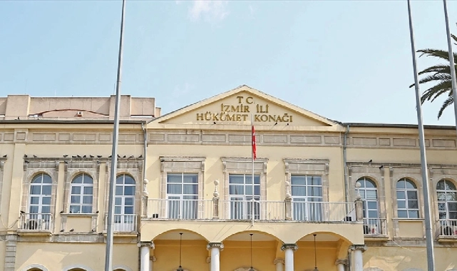 İzmir Valiliği'nden deprem açıklaması: Bilimsel çerçevede takip edilmektedir