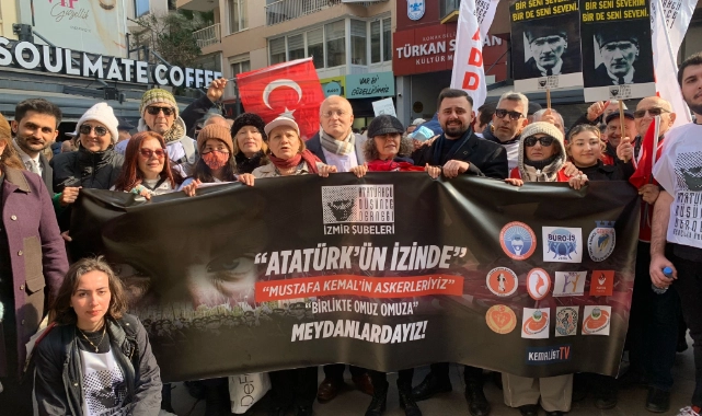 İzmirliler, ADD öncülüğünde 'teğmenler' için yürüdü: Disiplin suçunun oluşmadığı apaçık ortadadır