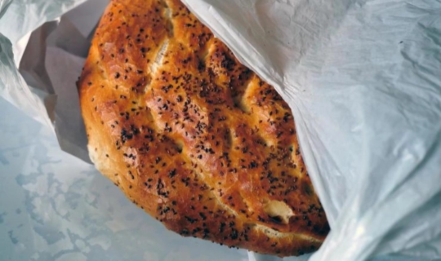 Karşıyaka’da ‘Askıda Pide’ dayanışması