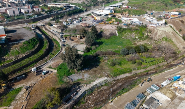 Karşıyaka’nın yeni hayvan barınağı için ilk kazma vuruldu