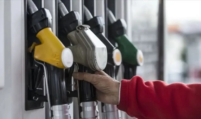 Petrol fiyatlarındaki dalgalanma devam ediyor: Motorine dev zam!